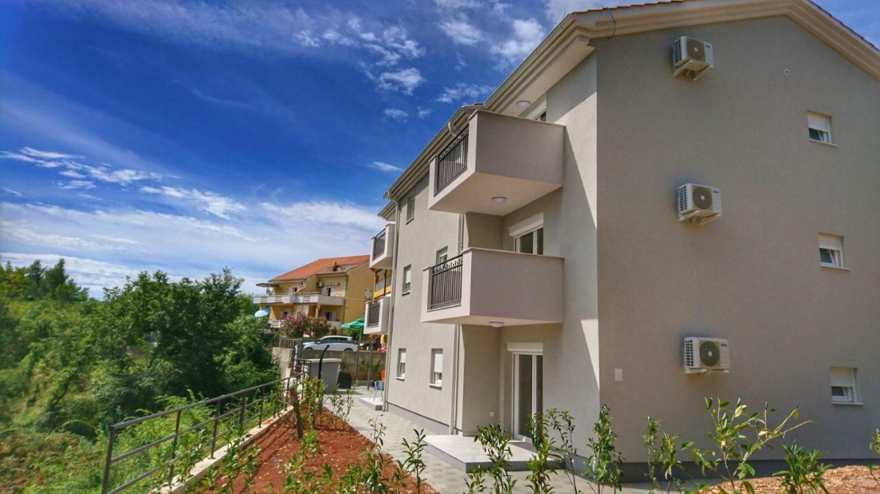 Apartments Ibis Cizici Exterior photo